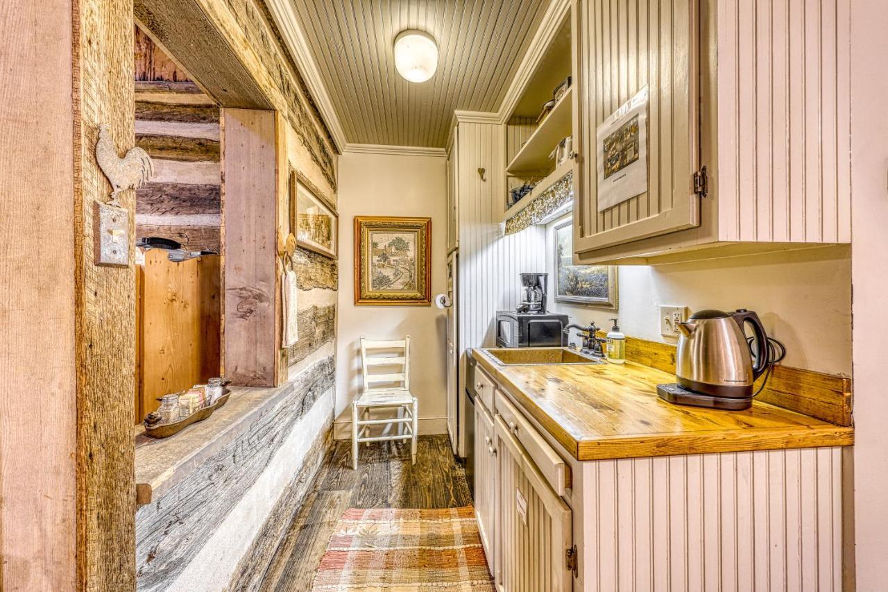 Вілла Town Creek Log Cabin Фредеріксбург Екстер'єр фото