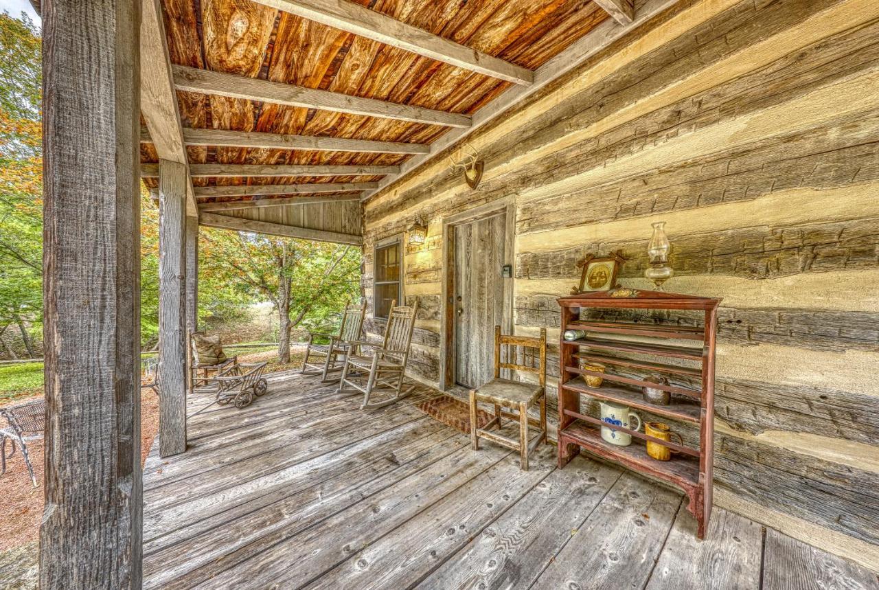 Вілла Town Creek Log Cabin Фредеріксбург Екстер'єр фото
